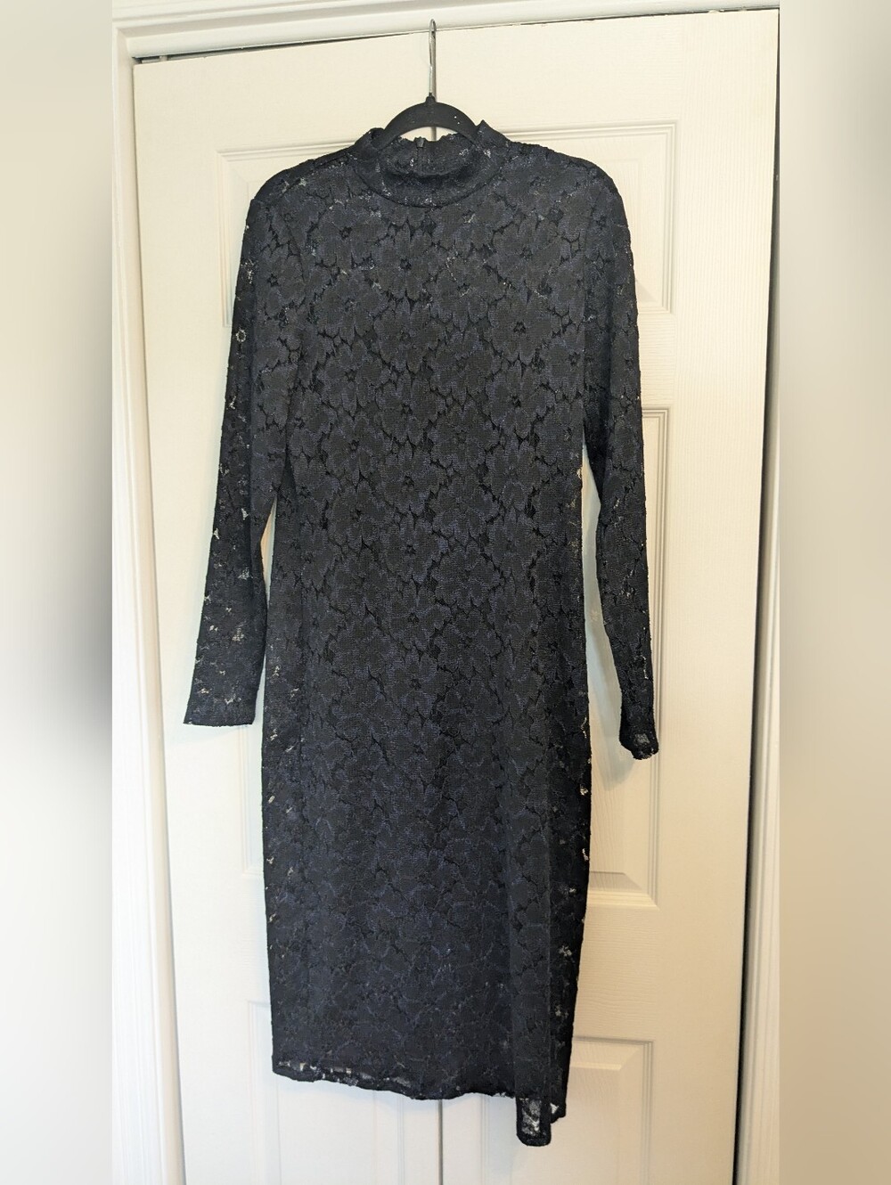 Chelsea28 Black And Blue Lace Long-Sleeve Midi Dress Size Large
